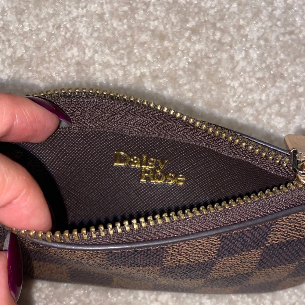 Checkered Brown Key & Card Holder - Picture 2 of 3